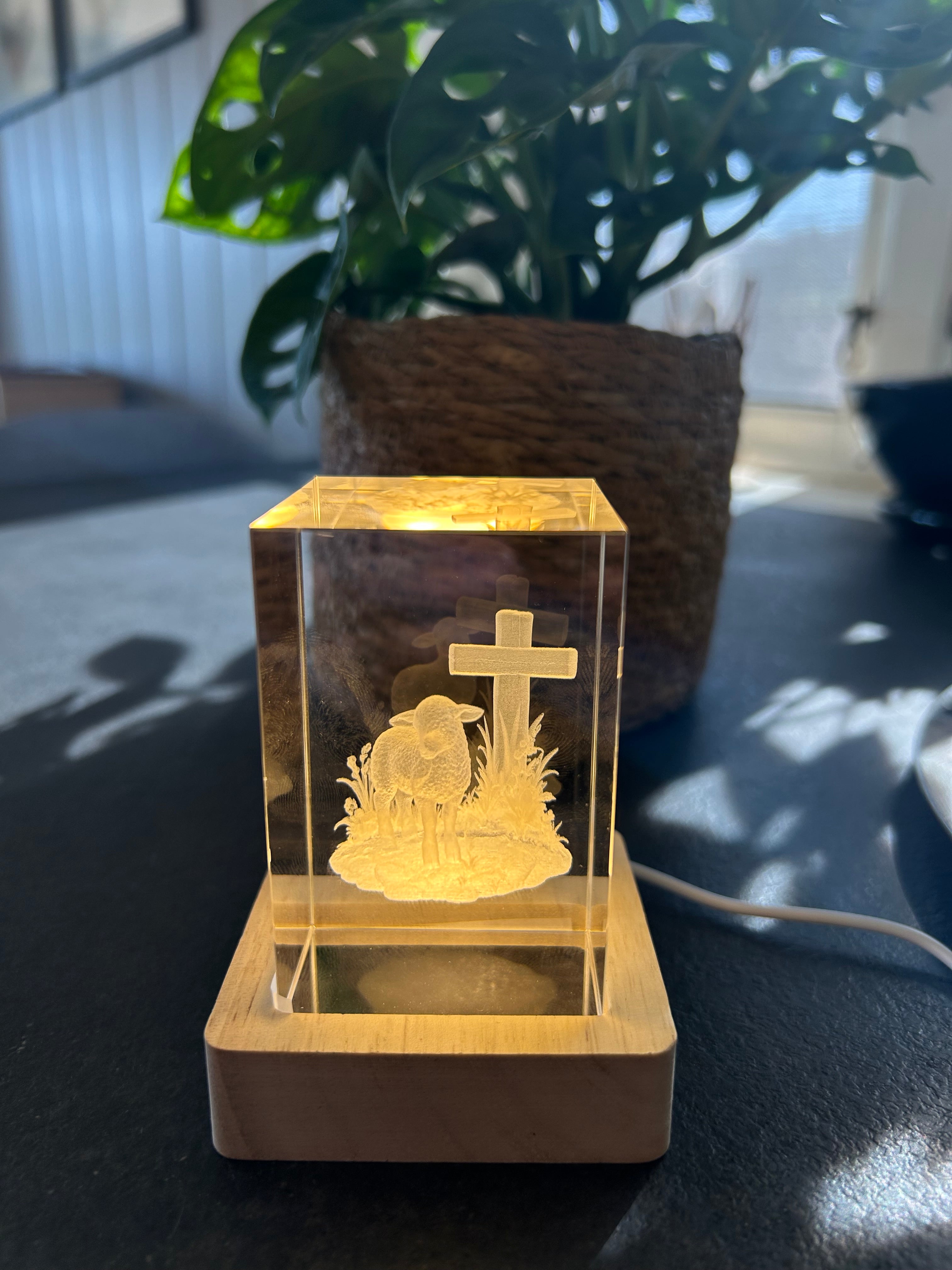 Glasskube m/base